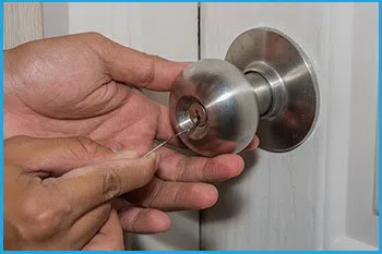 Lock Locksmith Services Los Angeles, CA 310-844-9289 - 14-unlock-door